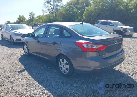 2014 Ford Focus S из США, поврежденный, VIN 1FADP3E23EL336570